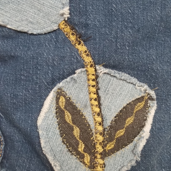 Upcycled Sun & Flower denim jean jacket - Picture 5 of 8